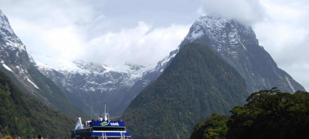 Milford Soundin vuonoristeily, Uusi-Seelanti